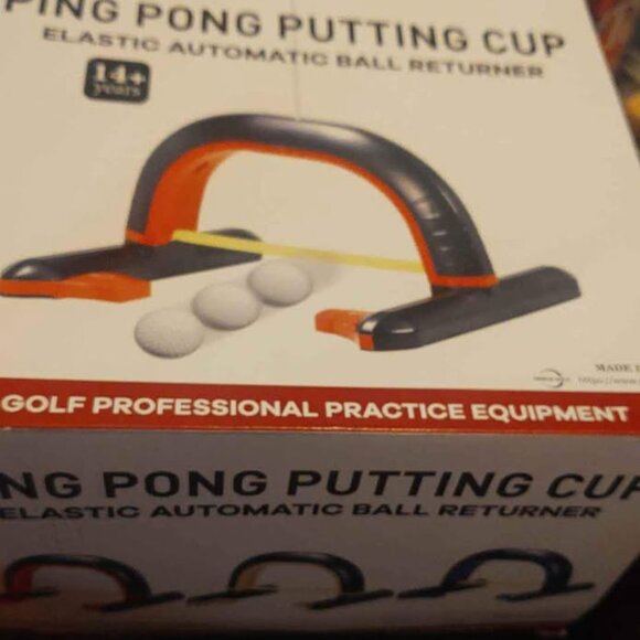 Brand New In Sealed Box 19th Hole Ping Pong Putting Cup Golf - Picture 2 of 6